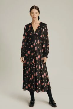 Sara Dress Rose Bouquet